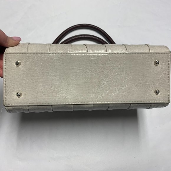 Miche Cream Color Snap Front Cover - Picture 5 of 9